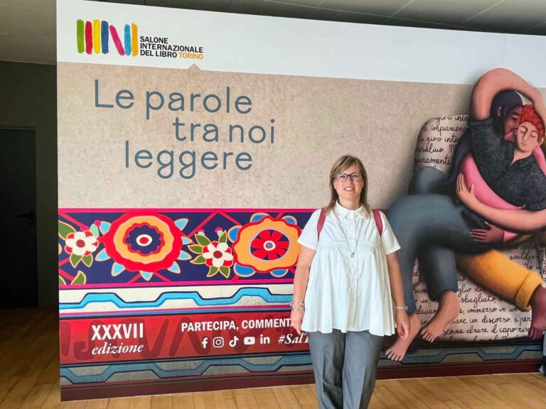 l'autrice al salone del libro di Torino